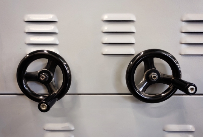 trsuted-clamping-knobs